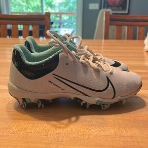 Nike girls softball cleats